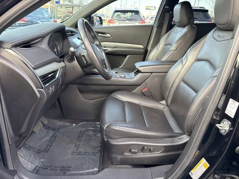 Used 2023 Cadillac XT4 Premium Luxury image 28