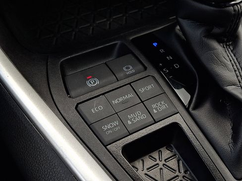 Used 2024 Toyota RAV4 XLE w/ Convenience Package image 27