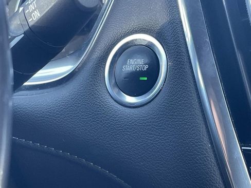 Used 2022 Chevrolet Traverse LT image 26