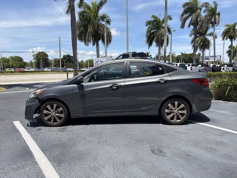 Used 2012 Hyundai Accent GLS w/ Premium Pkg 3 FWD image 5