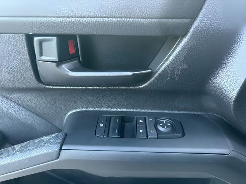 Used 2025 Toyota Tacoma SR image 23