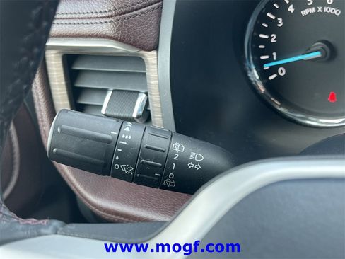 Used 2024 Ford Expedition Limited image 15