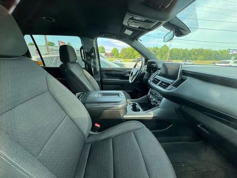 Used 2022 GMC Yukon XL SLE w/ Max Trailering Package image 3