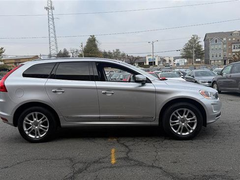 Used 2016 Volvo XC60 T5 Premier image 5