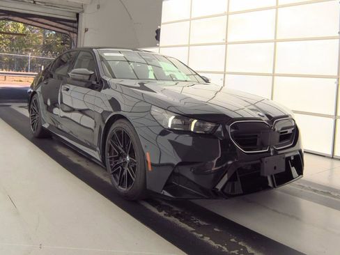 Used 2025 BMW M5 AWD/4WD image 5