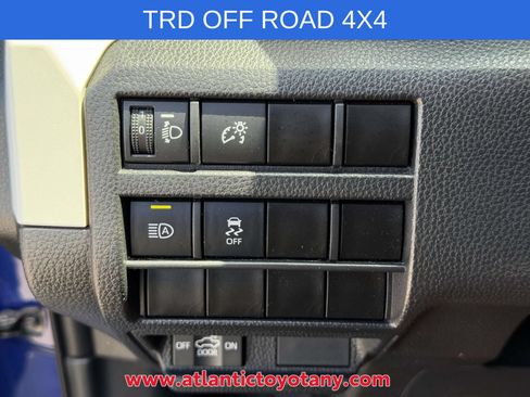 Used 2024 Toyota Tacoma TRD Off-Road AWD/4WD image 27