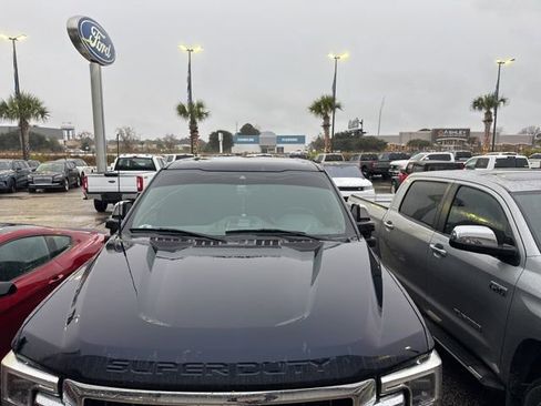 Used 2022 Ford F350 Lariat w/ Lariat Ultimate Package image 9