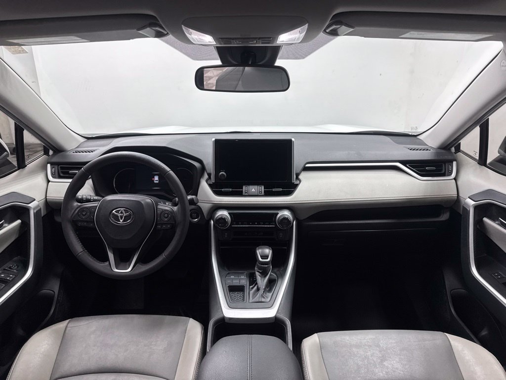 Used 2023 Toyota RAV4 XLE Premium FWD image 11