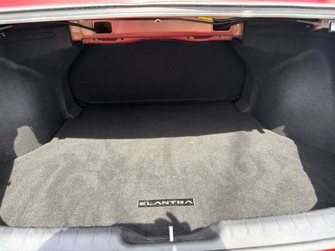 Used 2025 Hyundai Elantra SE FWD image 22