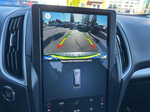 Used 2022 Ford Edge SE w/ Black Appearance Package image 19