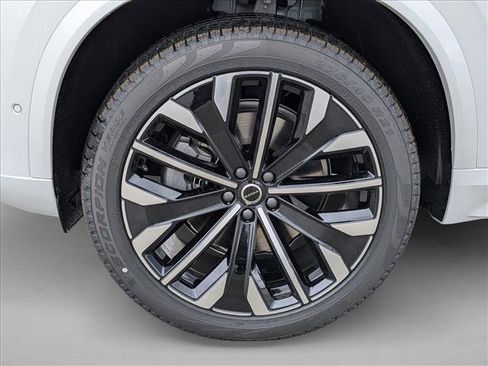 New 2026 Volvo XC90 B5 Plus w/ Protection Package AWD/4WD image 10