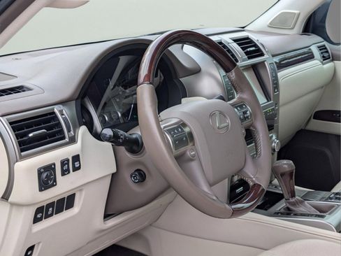 Used 2018 Lexus GX 460 image 29