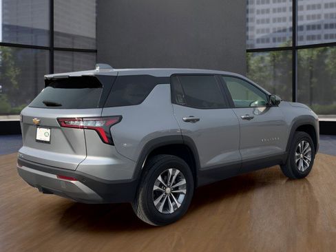 Used 2026 Chevrolet Equinox LT w/ Convenience Package II image 4