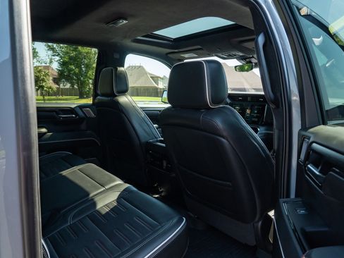 Used 2025 GMC Sierra 1500 AT4X w/ AT4X AEV Edition AWD/4WD image 15