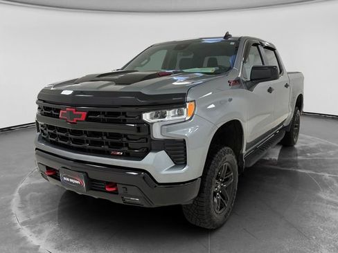 Used 2024 Chevrolet Silverado 1500 LT Trail Boss w/ Convenience Package II image 7