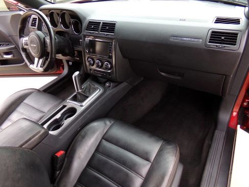 Used 2014 Dodge Challenger R/T RWD image 21