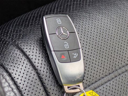 Used 2021 Mercedes-Benz GLS 580 4MATIC image 30