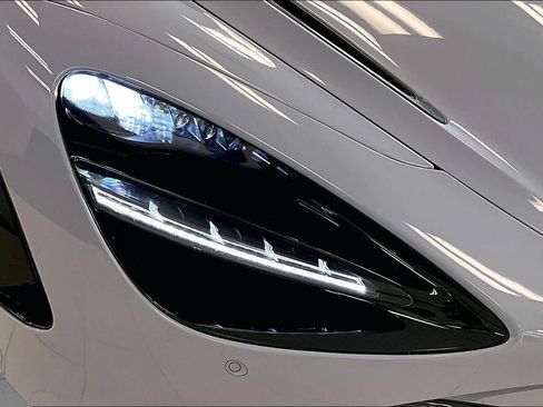 Used 2021 McLaren 720S Performance RWD image 23