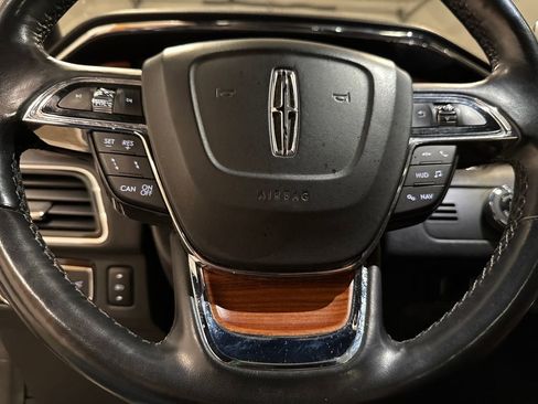 Used 2018 Lincoln Navigator L Reserve w/ Technology Package image 10