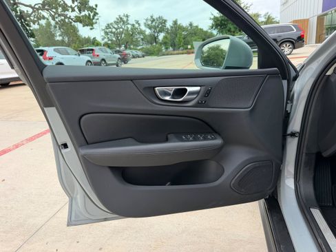 Certified 2025 Volvo V60 B5 Cross Country Plus AWD/4WD image 22