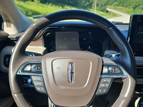 Used 2023 Lincoln Nautilus Reserve w/ Monochromatic Package FWD image 23