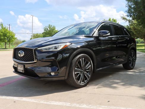 Used 2021 INFINITI QX50 Luxe w/ Appearance Package image 3