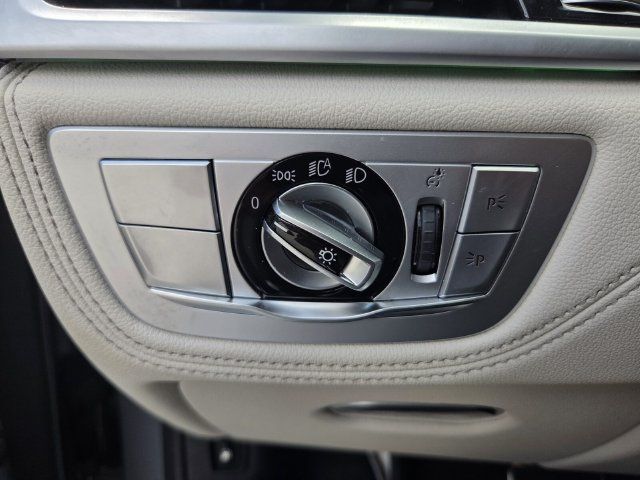 Used 2022 BMW 745e xDrive w/ M Sport Package AWD/4WD image 24