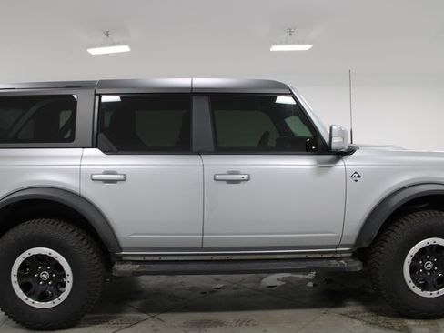 Used 2024 Ford Bronco Outer Banks w/ Sasquatch Package image 11