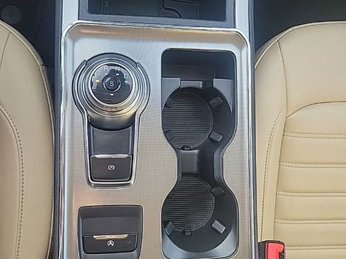 Used 2022 Ford Edge SEL w/ Convenience Package image 18