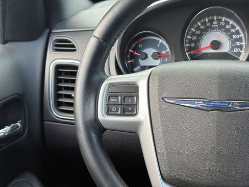 Used 2013 Chrysler 200 Touring FWD image 22