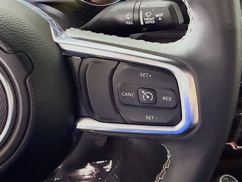 Used 2023 Jeep Wrangler Unlimited Sahara AWD/4WD image 15