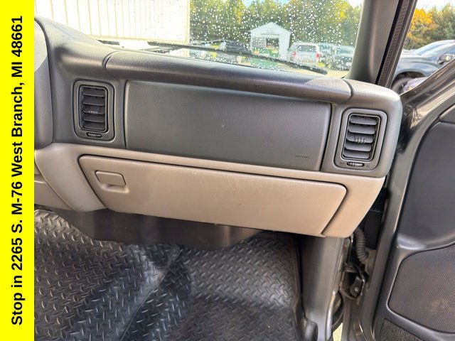 Used 2002 GMC Yukon SLE AWD/4WD image 26