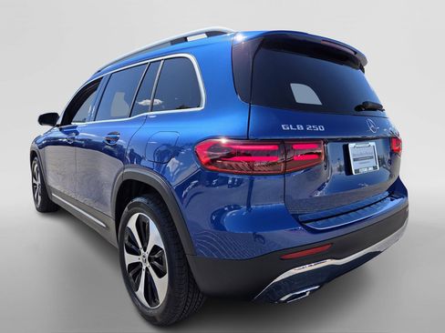 New 2026 Mercedes-Benz GLB 250 image 3