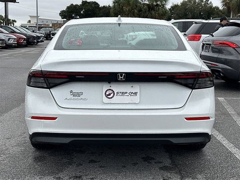 Used 2024 Honda Accord EX image 6