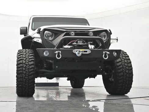 Used 2023 Jeep Wrangler Unlimited Sahara w/ Cold Weather Group AWD/4WD image 38