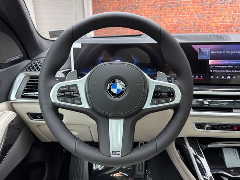 Used 2027 BMW X7 xDrive40i w/ M Sport Package AWD/4WD image 14