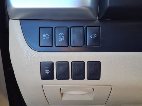 Used 2018 Toyota Highlander XLE image 22