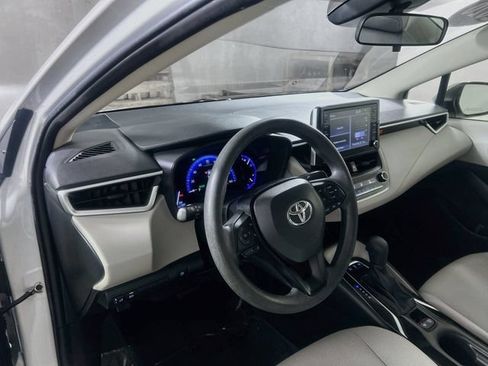 Used 2020 Toyota Corolla LE FWD image 11