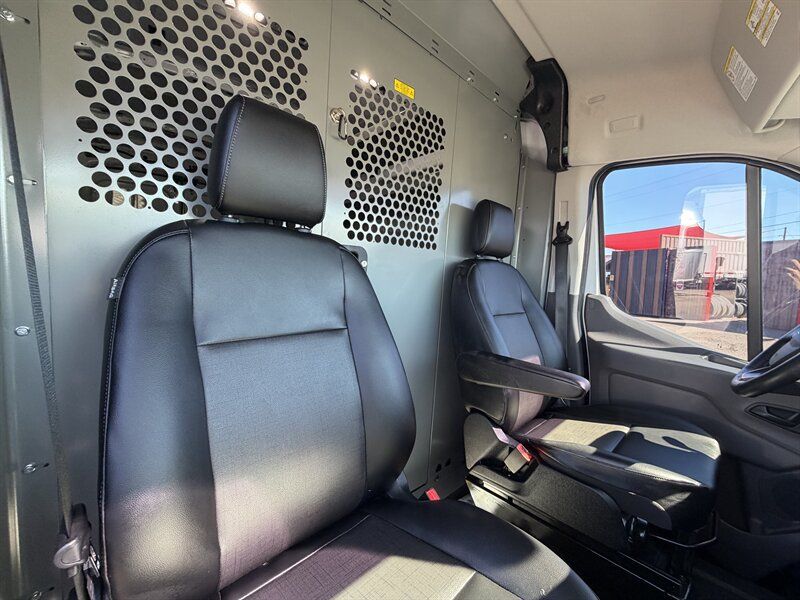Used 2023 Ford E-Transit Medium Roof RWD image 16