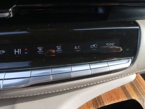 Used 2021 Cadillac Escalade Premium Luxury Platinum image 31