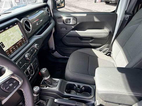 Used 2023 Jeep Wrangler Sahara image 26