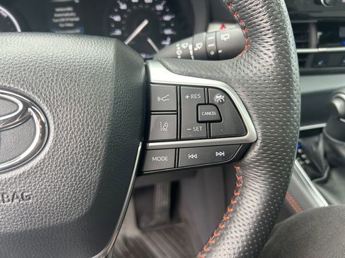 Used 2024 Toyota Sienna XSE AWD/4WD image 17