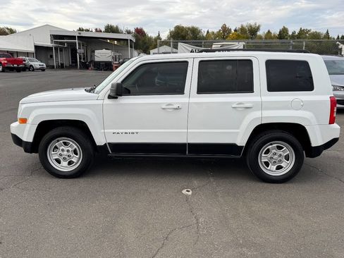 Used 2015 Jeep Patriot Sport w/ Power Value Group image 2