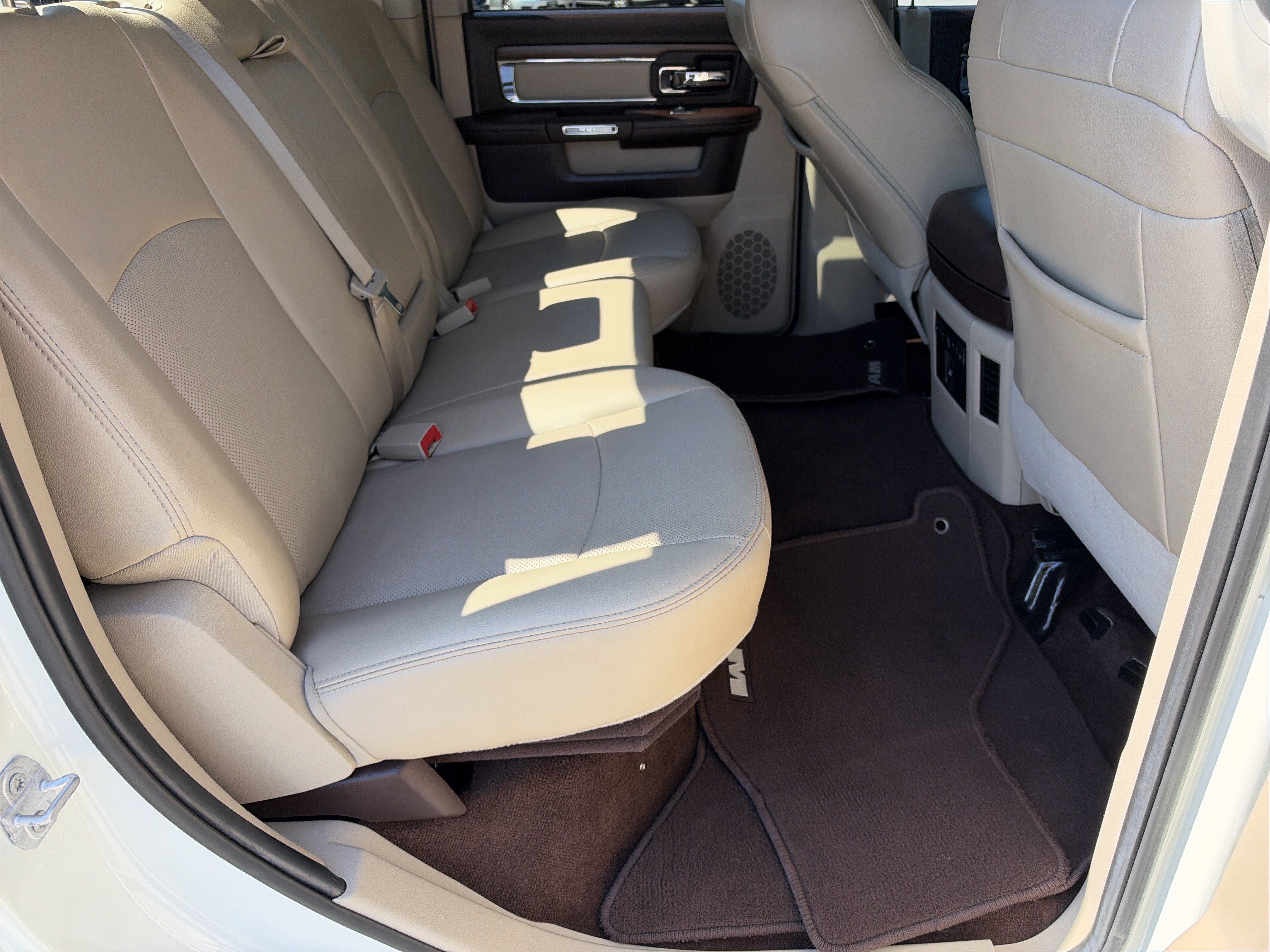 Used 2016 RAM 2500 Laramie AWD/4WD image 18