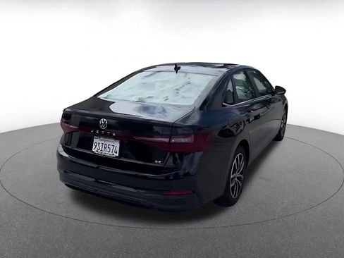 Used 2025 Volkswagen Jetta SE FWD image 14