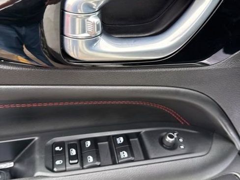 Used 2025 Jeep Compass Trailhawk AWD/4WD image 16