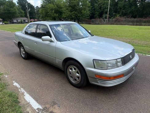 Used 1991 Lexus LS 400 RWD image 4