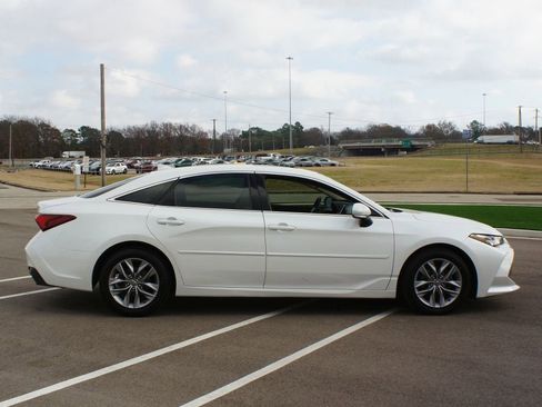 Used 2019 Toyota Avalon XLE image 20