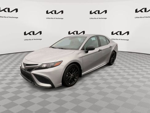 Used 2021 Toyota Camry SE AWD/4WD image 4