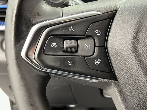 Used 2025 Chevrolet Trax LT w/ LT Convenience Package image 38